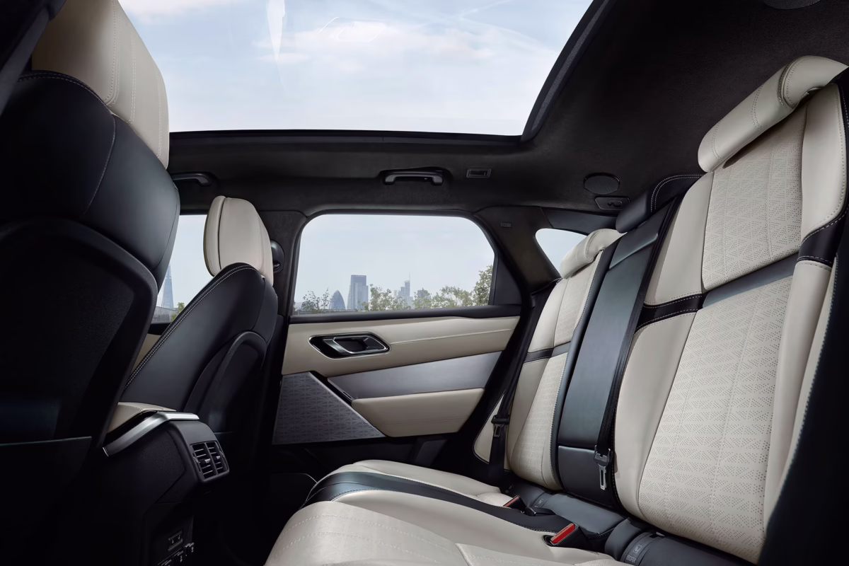 RR-Velar-carousel-image-2-3x2